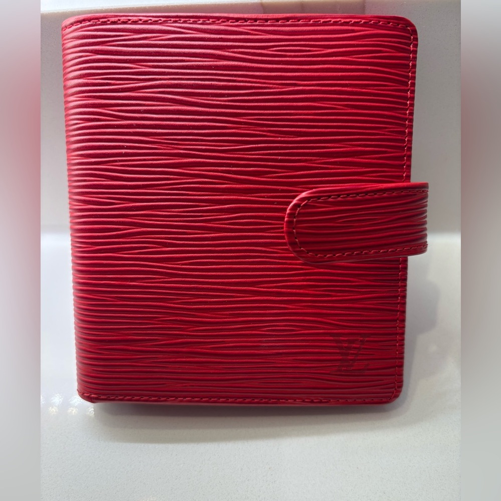 Louis Vuittom Epi Wallet - Picture 5 of 16